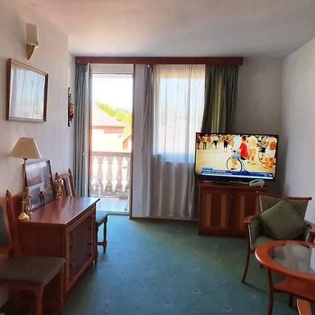 Palota Apartman Heviz Exterior photo