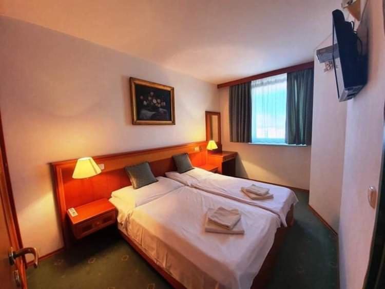 Palota Apartman Heviz Exterior photo